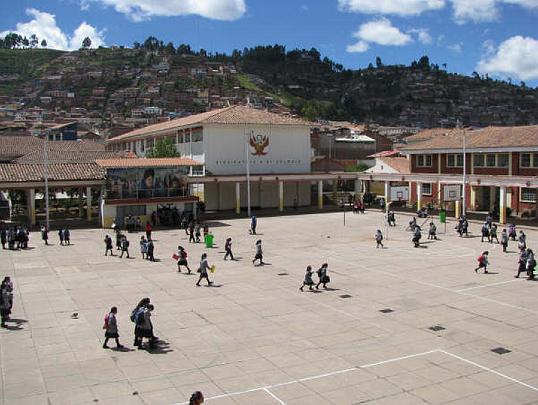 03 peru.jpg - The largest school in Peru provides the Transcendental Meditation to 5000 students. The consolidation of Consciousness-Based Education programmes in Peru has already resulted in 50,000 students learning Transcendental Meditation, in over 400 schools.